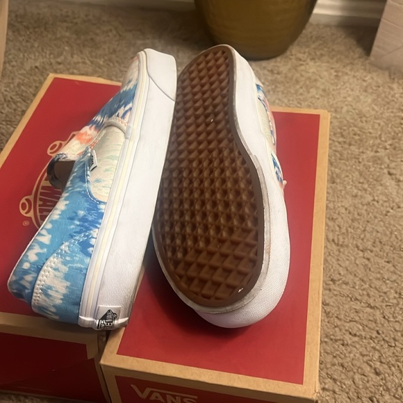 Vans - Picture 2 of 2